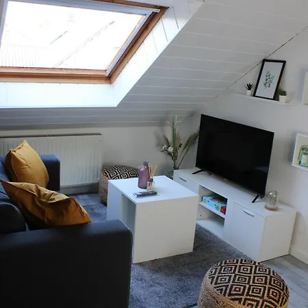 Wohlfuehl-apartment Mit Blick Auf Burg Stettenfels شقة *